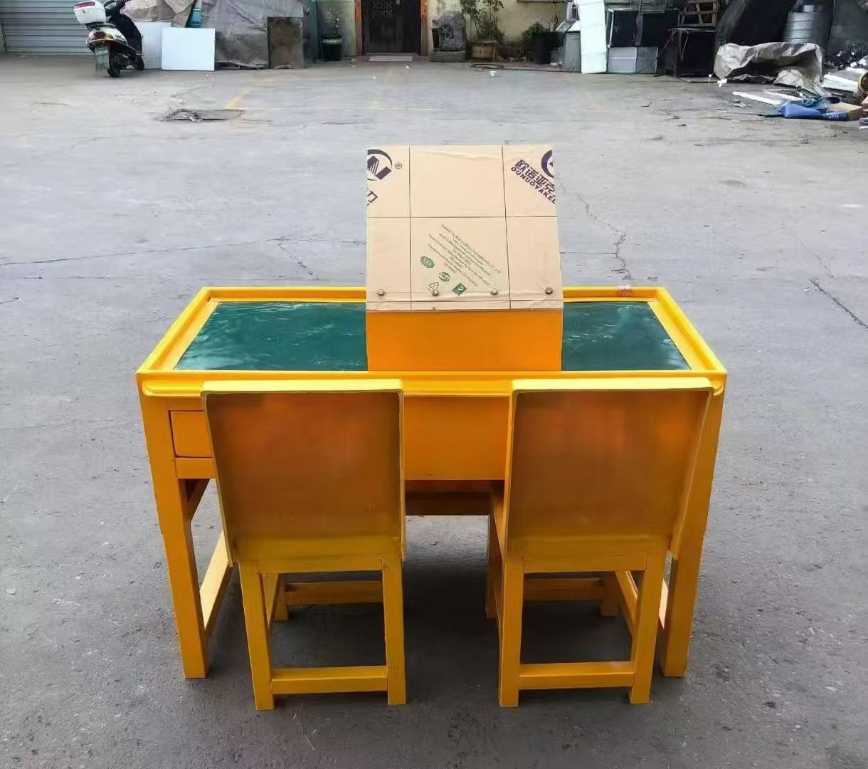 富文镇防静电导通桌井下煤矿火工品发放桌：危险品流转的安全守护者